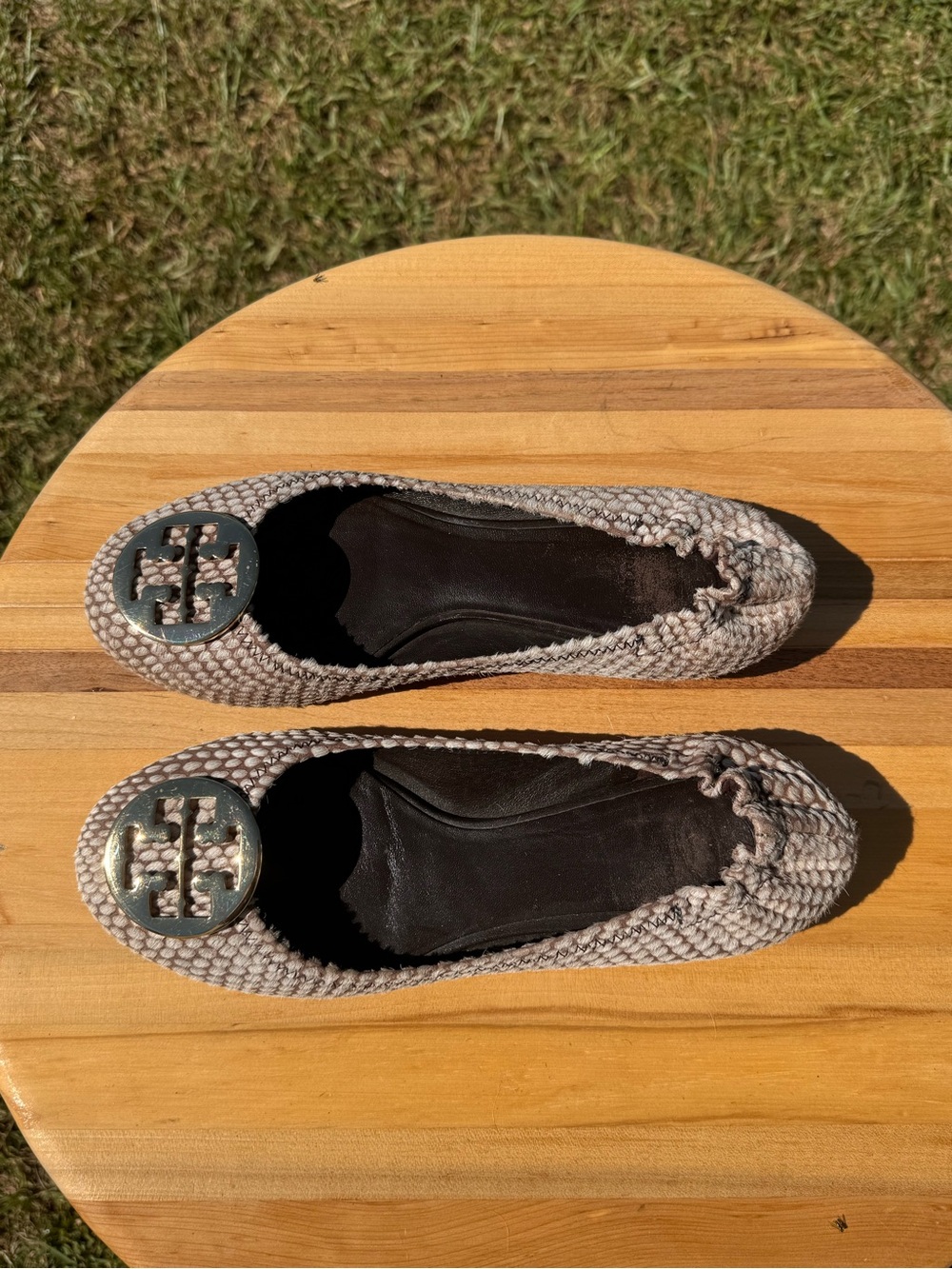 Ladies Tory Burch Taupe Woven Reva Logo Ballet Flats - Picture 6 of 8